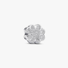 Load image into Gallery viewer, Mini Charm Quadrifoglio effetto diamantato
