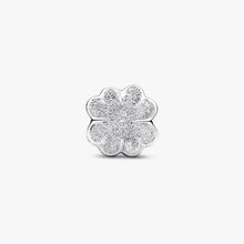 Load image into Gallery viewer, Mini Charm Quadrifoglio effetto diamantato
