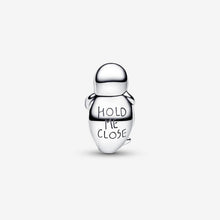 Load image into Gallery viewer, Charm Cucciolo di Foca "Hold Me Close"
