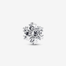 Carica l'immagine nel visualizzatore di Gallery, Charm Openwork Fiocco di Neve
