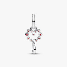 Load image into Gallery viewer, Charm Pendente Cuori Intrecciati con Cristalli Rossi

