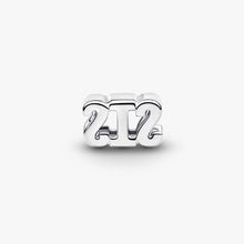 Cargar imagen en el visor de la galería, Charm "Sis"
