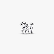 Carica l'immagine nel visualizzatore di Gallery, Mini Charm Serpente
