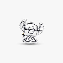 Load image into Gallery viewer, Charm Disney, Lilo &amp; Stitch, Stitch con Scrump
