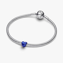 Load image into Gallery viewer, Mini Charm Cuore effetto metallico blu
