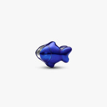 Load image into Gallery viewer, Mini Charm Pesce effetto metallico blu
