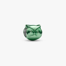 Cargar imagen en el visor de la galería, Mini Charm Gufo effetto metallico verde
