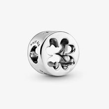 Carica l'immagine nel visualizzatore di Gallery, Charm openwork con quadrifoglio Fortuna
