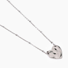 Load image into Gallery viewer, Collana da donna con cuore effetto martellato Kidult 851008
