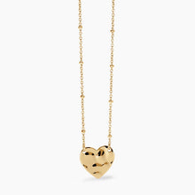 Carica l&#39;immagine nel visualizzatore di Gallery, Collana da donna in acciaio dorato con cuore effetto martellato 851009
