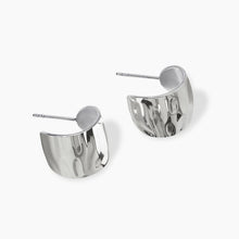Cargar imagen en el visor de la galería, Orecchini da donna in acciaio semicerchio martellati Style 09 kidult 861083

