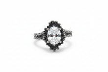 Cargar imagen en el visor de la galería, Anello Primule Edizione Limitata con cristallo bianco AnEd14/B
