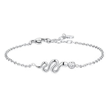 Cargar imagen en el visor de la galería, Bracciale da donna in acciaio con serpente e cristallo Luca Barra BK2828
