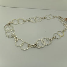 Carica l&#39;immagine nel visualizzatore di Gallery, Collana da donna in ottone colore silver Guess UBN90805
