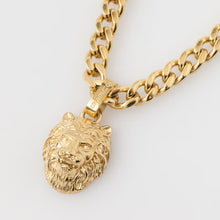 Carica l&#39;immagine nel visualizzatore di Gallery, Collana da uomo in acciaio dorato Guess JUMN01 301JW YG
