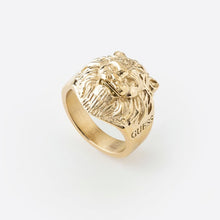 Cargar imagen en el visor de la galería, Anello da uomo in acciaio dorato Guess JUMR01 307JE YG
