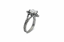 Cargar imagen en el visor de la galería, Anello Primule Edizione Limitata con cristallo bianco AnEd14/B
