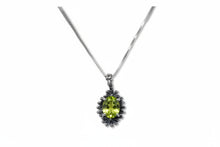 Load image into Gallery viewer, Collana da donna in Argento 925 Maestro Riverso primule edizione limitata peridoto Ed14/Pe
