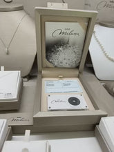 Carica e avvia il video nel visualizzatore di galleria, MILUNA Blister con diamante - M1DIA005G4
