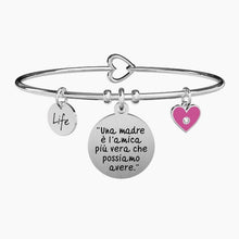 Carica l&#39;immagine nel visualizzatore di Gallery, Bracciale da donna in acciaio ciondolo tondo Una madre è l&#39;amica... Kidult 731898
