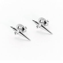 Cargar imagen en el visor de la galería, Pendientes de hombre Cesare Paciotti en Plata JPOR0082B
