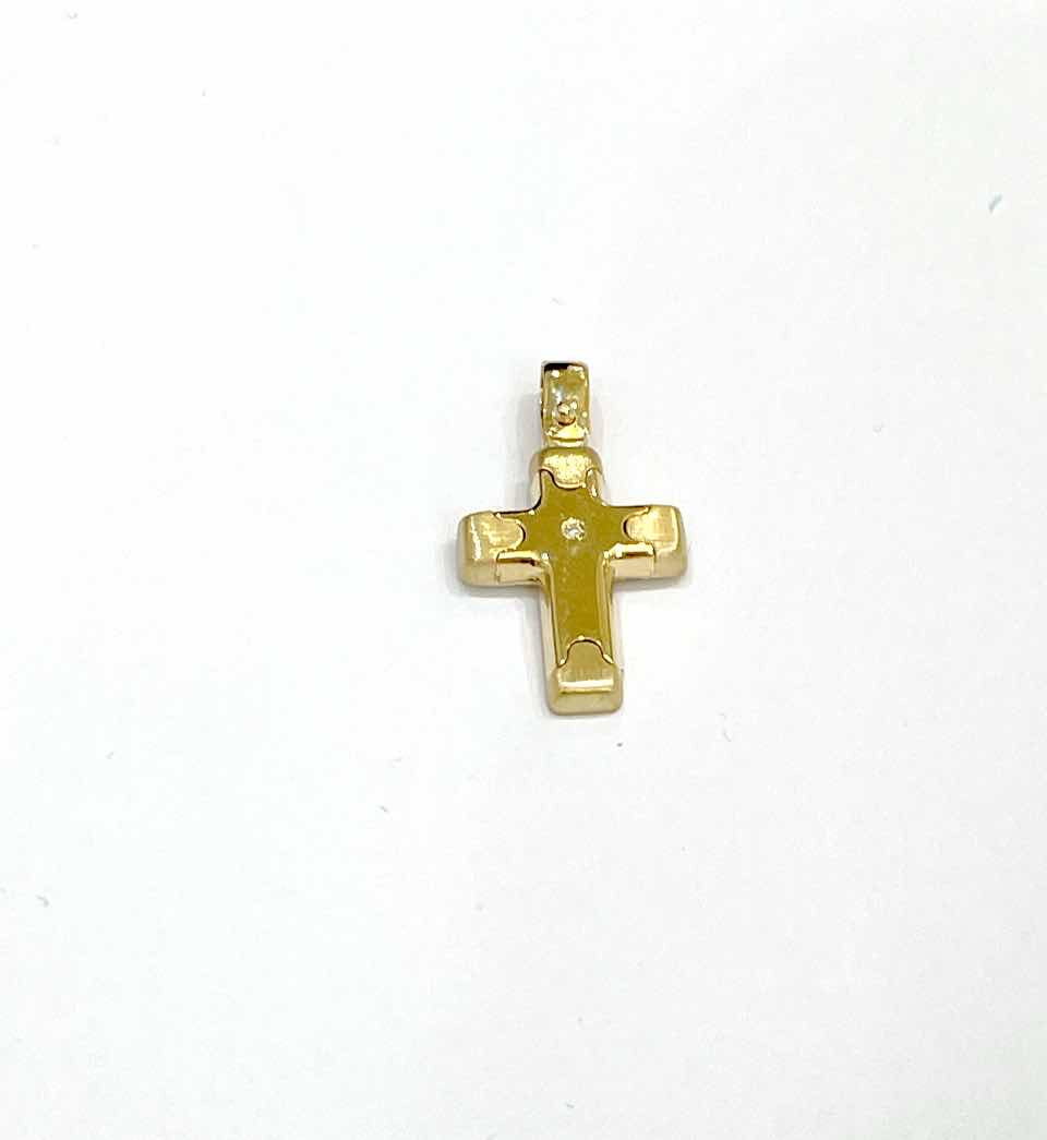 Cruz de Hombre en oro amarillo de 18 quilates con diamante de 0,01 ct
